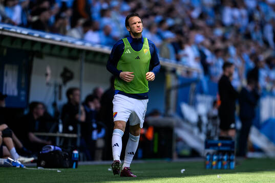 Djurgårdens Albin Ekdal värmer upp