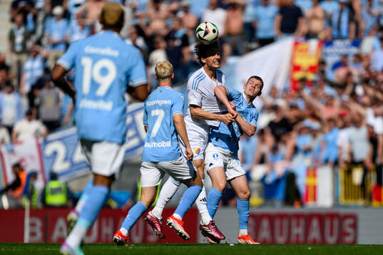 Djurgårdens Albin Ekdal och Malmö FFs Sebastian Vinther