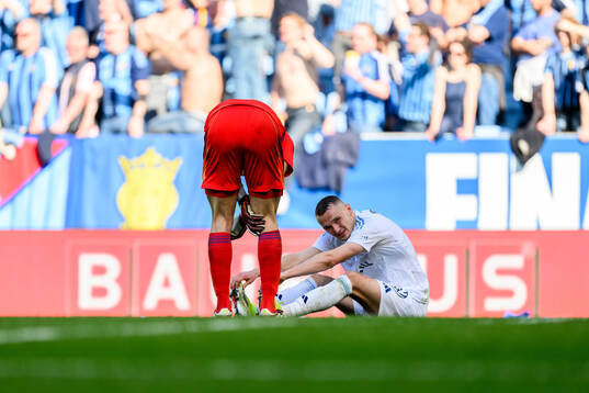 Djurgårdens Piotr Johansson har ont
