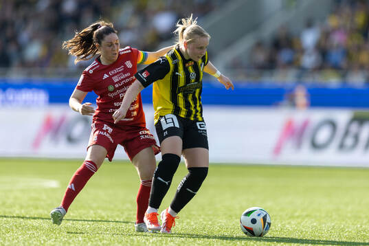 Piteås Josefin Johansson och Häckens Johanna Fossdalsá