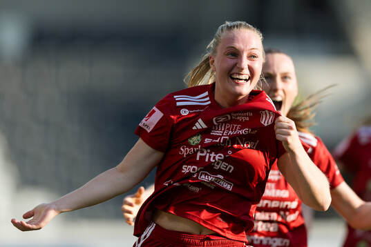 Piteås Emma Viklund jublar