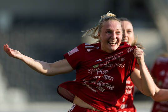 Piteås Emma Viklund jublar
