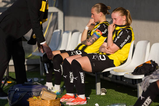 Häckens Johanna Fossdalsá Sørensen och Filippa Curmark