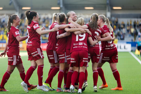 Piteås spelare jublar