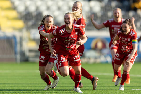 Piteås Emma Viklund jublar