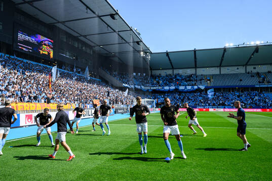 Malmö FFs Søren Rieks och Isaac Thelin värmer upp