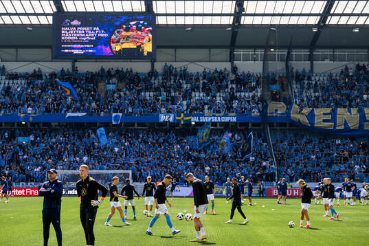 Malmö FFs spelare värmer upp