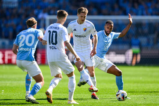 Djurgårdens Miro Tenho och Malmö FFs Isaac Thelin