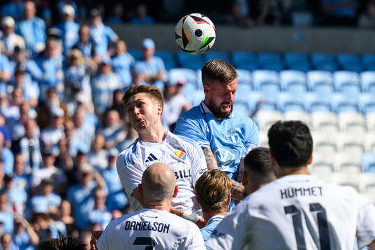 Malmö FFs Pontus Jansson och Djurgårdens Miro Tenho