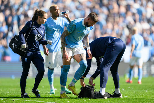 Malmö FFs Pontus Jansson har ont