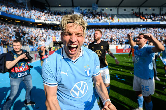 Malmö FFs Jens Stryger Larsen jublar