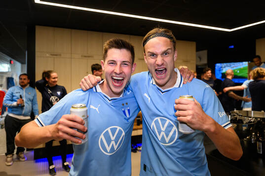 Malmö FFs Lasse Berg Johnsen och Erik Botheim jublar