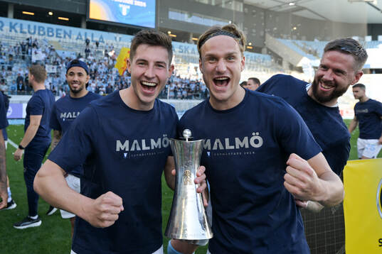 Malmö FFs Lasse Berg Johnsen och Erik Botheim jublae med
