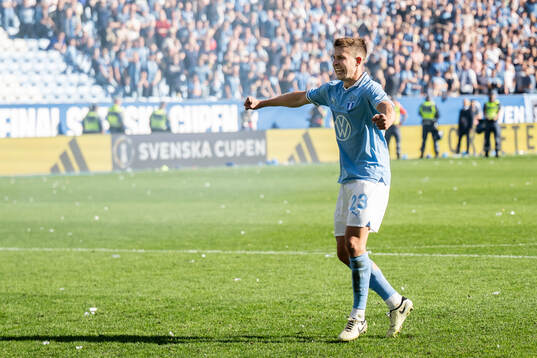 Malmö FFs Lasse Berg Johnsen jublar