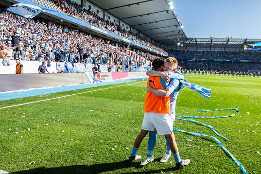 Malmö FFs Sergio Pena Flores och Anders Christiansen jublar