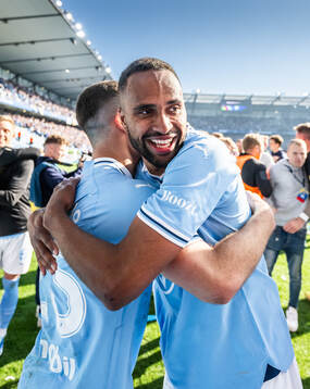 Malmö FFs Gabriel Dal Toe Busanello och Isaac Kiese Thelin