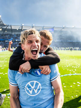 Malmö FFs Jens Stryger Larsen och Anton Tinnerholm jublar