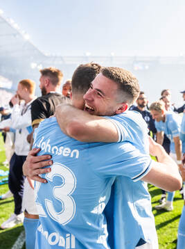 Malmö FFs Lasse Berg Johnsen och Gabriel Dal Toe Busanello