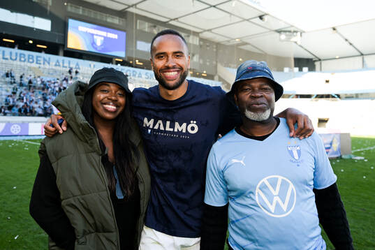 Malmö FFs Isaac Kiese Thelin med familj