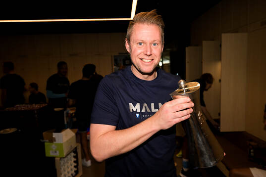 Malmö FFs fysioterapeut Jesper Robertsson poserar med