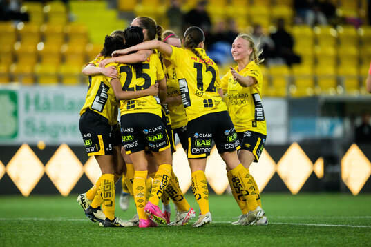 Under fotbollsmatchen i Division 1 Mellersta mellan