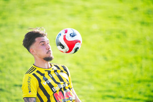 IFK Hässleholms Anel Zahirovic i matchen i div. 2 mellan