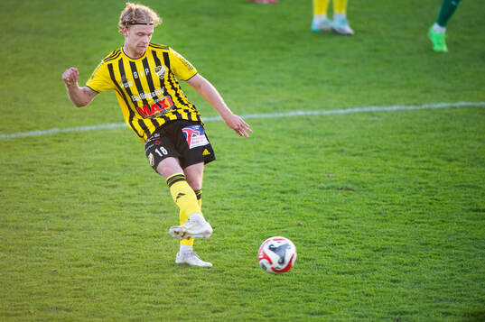 2405IFK Hässleholms Victor Holmberg i matchen i div. 2