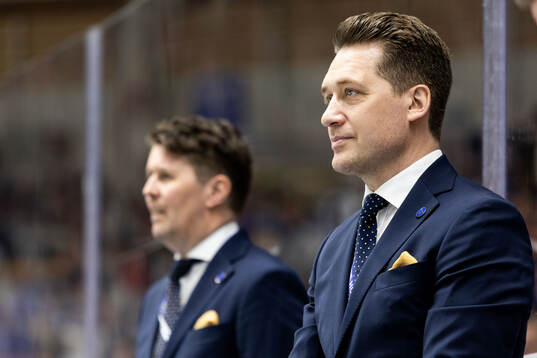 Head coach Sam Hallam of Sweden