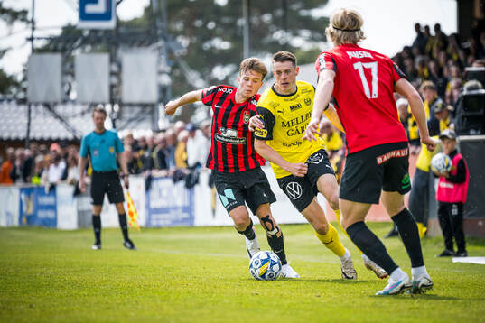 Brommapojkarnas Wilmer Odefalk och Mjällbys Elliot Stroud