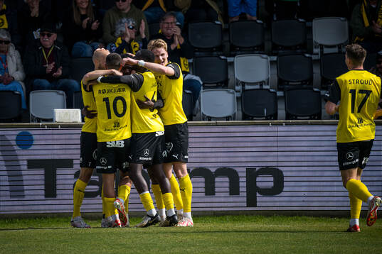 Mjällbys Silas Nwankwo jublar
