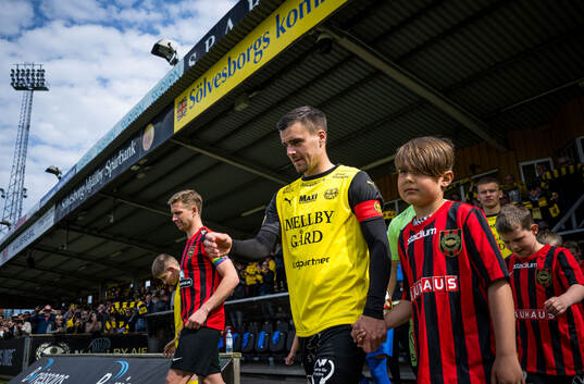 Brommapojkarnas Ludvig Fritzson och Mjällbys Jesper
