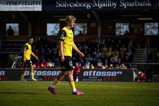 Mjällbys Isac Johnsson deppar