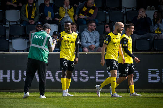 Mjällbys Silas Nwankwo jublar
