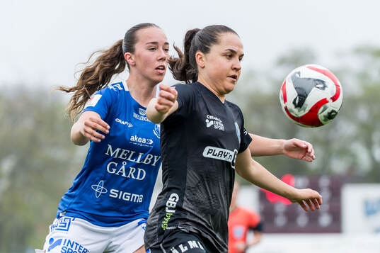 Trelleborgs Athinna Persson Lundgren och Växjö DFFs Heidi
