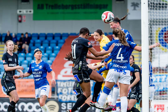 Växjö DFFs Eva Dessislava Dupuy gör 1-1