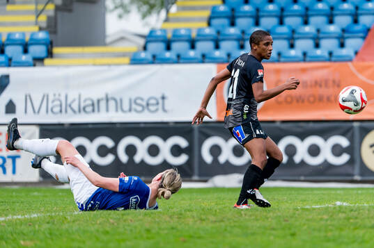 Växjö DFFs Eva Dessislava Dupuy gör 1-2