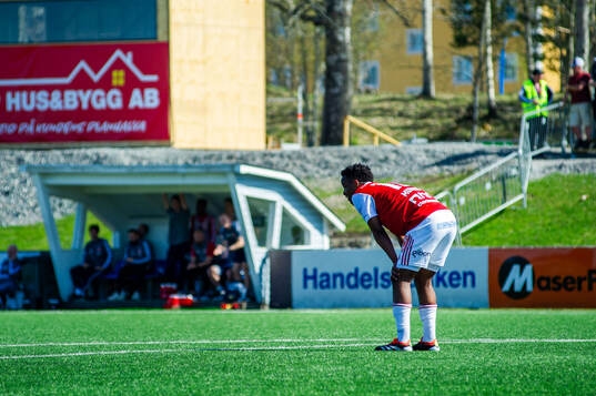 Sandvikens Yannick Mukunzi deppar