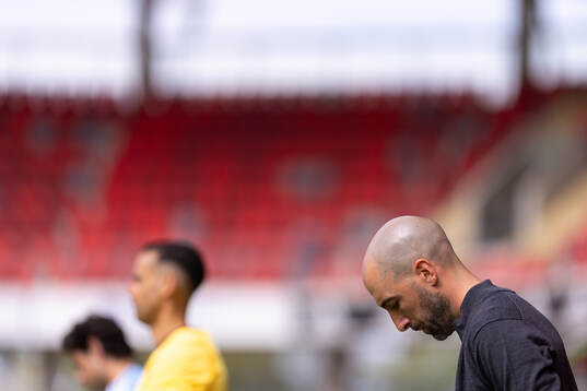 Östers tränare Martin Foyston deppar