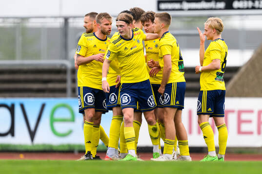 Ängelholms Max Eriksson jublar