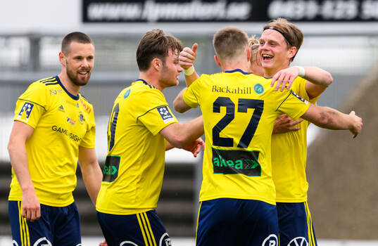 Bläddra bland fler bilder av Fotboll, Divison 1 Södra, Ängelholm - Ljungskile