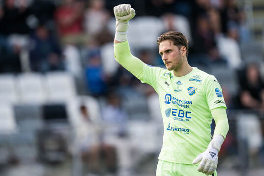 IK Oddevolds målvakt Oscar Ekman jublar