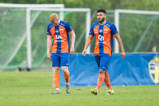 Vejbys Erik Johansson och Stanley Batres Prado deppar