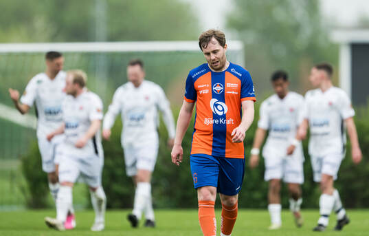 Bläddra bland fler bilder av Fotboll, Division 3 Sydvästra Götaland, Vejby - Åstorp
