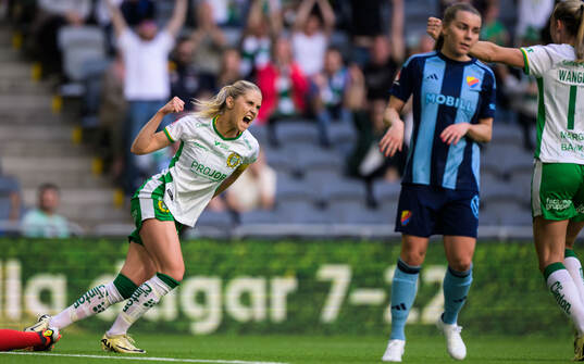 Hammarbys Alice Carlsson jublar
