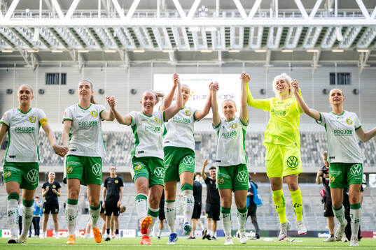 Hammarbys spelare jublar