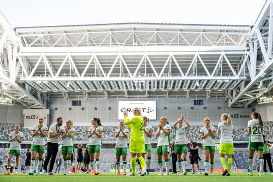 Hammarbys spelare jublar