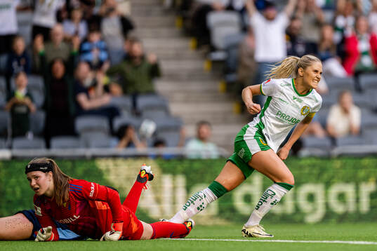 Hammarbys Alice Carlsson jublar