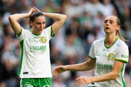 Hammarbys Smilla Vallotto och Ellen Wangerheim deppar