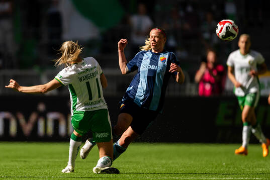 Hammarbys Ellen Wangerheim och Djurgårdens Therese Åsland