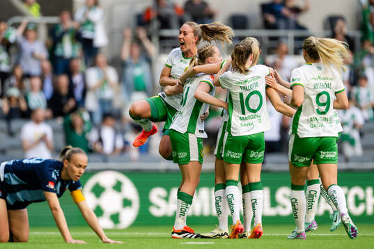Hammarbys Julia Roddar och Ellen Wangerheim jublar